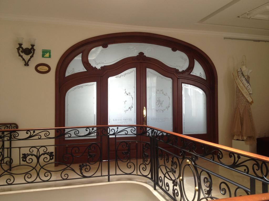 Grand Hotel Tepatitlan Exterior photo