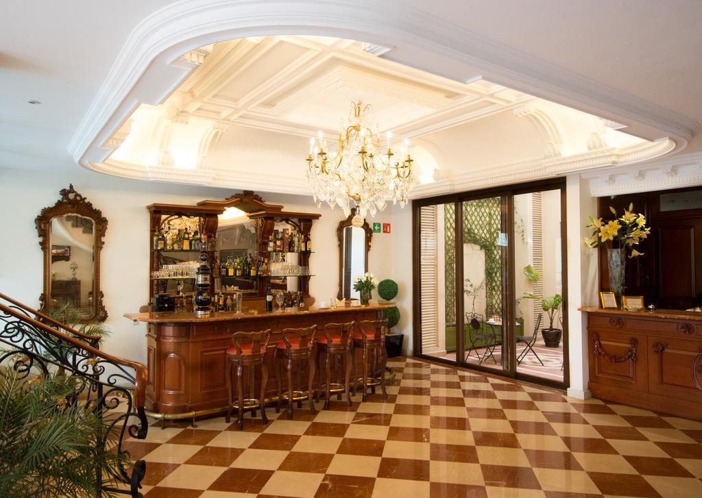 Grand Hotel Tepatitlan Exterior photo