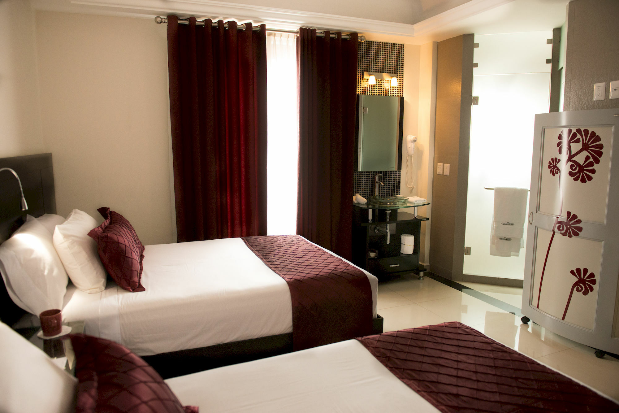 Grand Hotel Tepatitlan Exterior photo